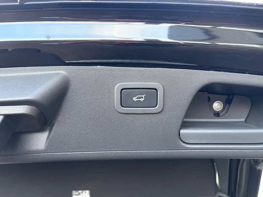 Jaguar E-Pace E-PACE R-Dynamic SE AWD AWR Standheizung 08/2020-photo-18