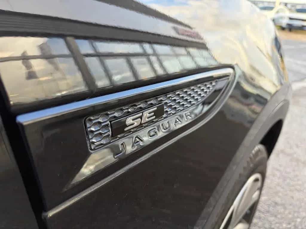 Jaguar E-Pace E-PACE R-Dynamic SE AWD AWR Standheizung 08/2020-photo-19