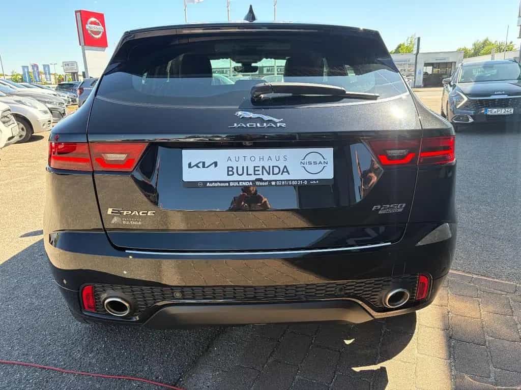 Jaguar E-Pace E-PACE R-Dynamic SE AWD AWR Standheizung 08/2020-photo-4