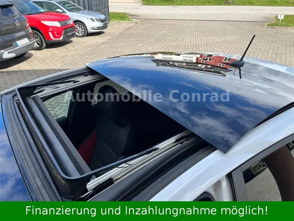 Hyundai i30 Turbo Panoramadach/Lenkradheizung/Tempomat 06/2015-photo-12