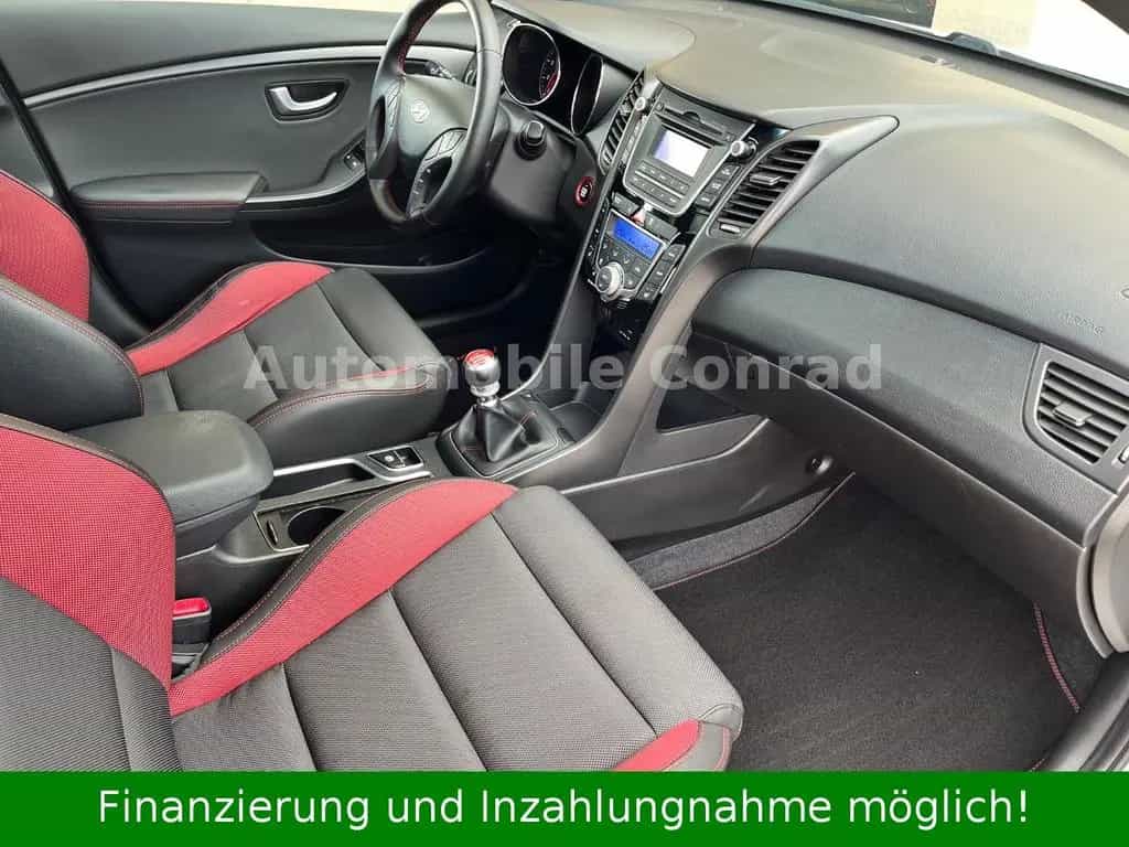 Hyundai i30 Turbo Panoramadach/Lenkradheizung/Tempomat 06/2015-photo-17