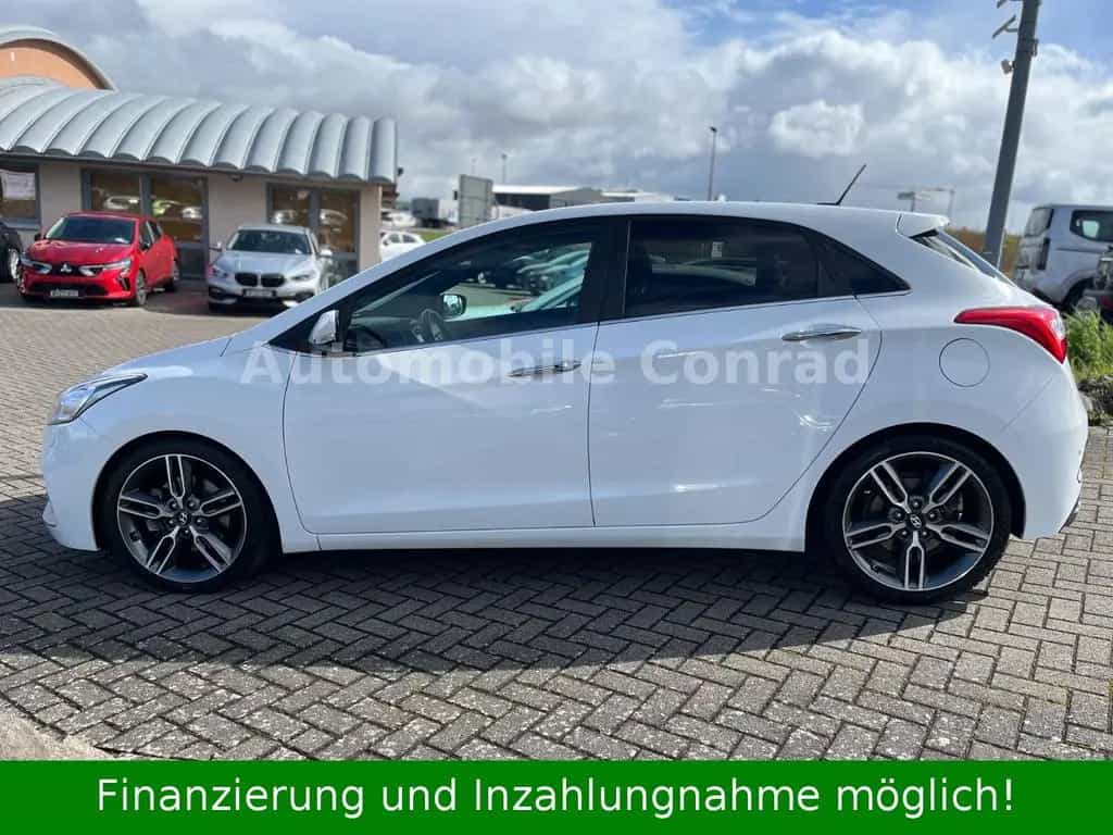 Hyundai i30 Turbo Panoramadach/Lenkradheizung/Tempomat 06/2015-photo-2