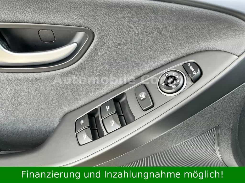 Hyundai i30 Turbo Panoramadach/Lenkradheizung/Tempomat 06/2015-photo-32