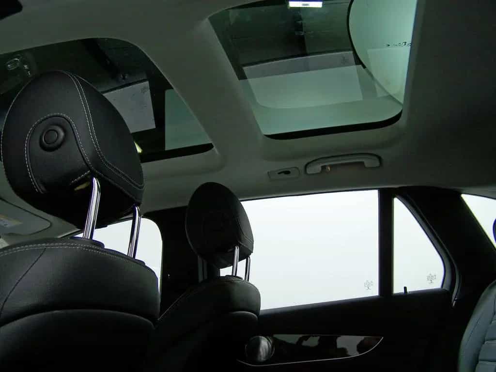 Mercedes-Benz GLC 250 4Matic PANORAM+KAM+LED+AMBIENT+DISTR 10/2017-photo-5