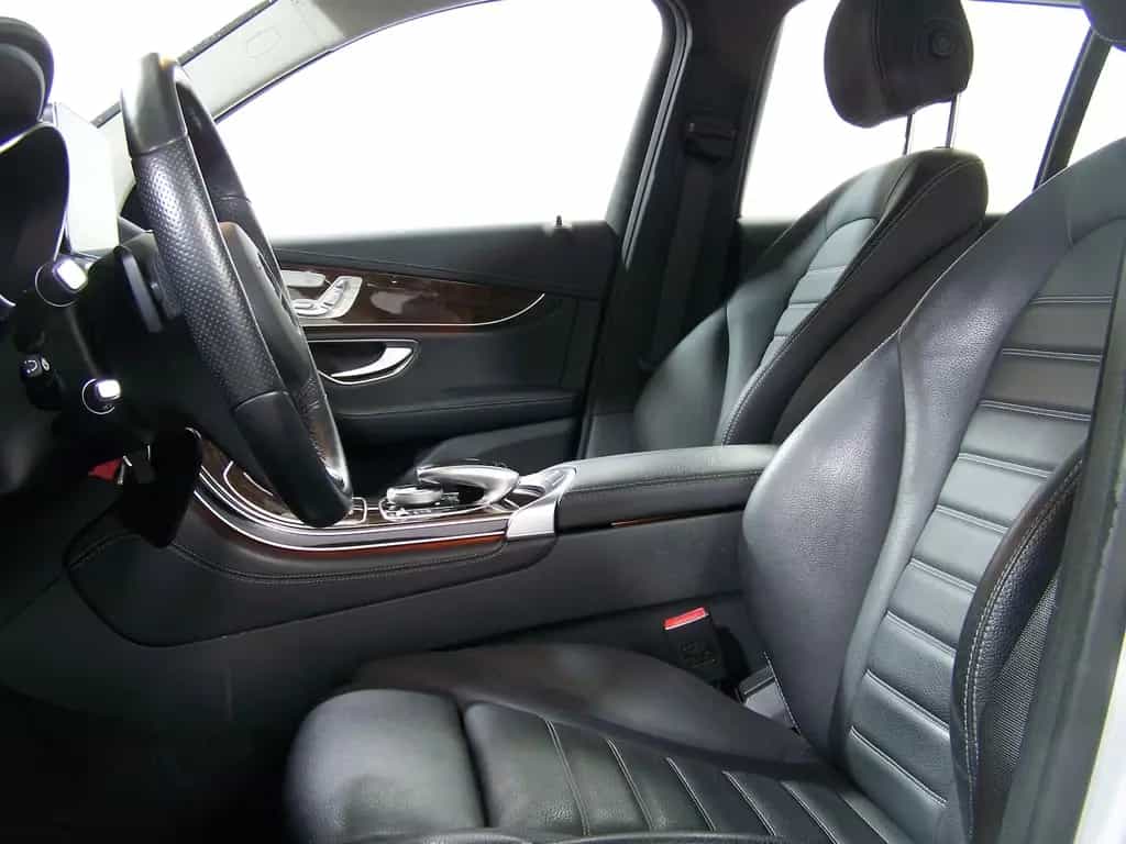Mercedes-Benz GLC 250 4Matic PANORAM+KAM+LED+AMBIENT+DISTR 10/2017-photo-6