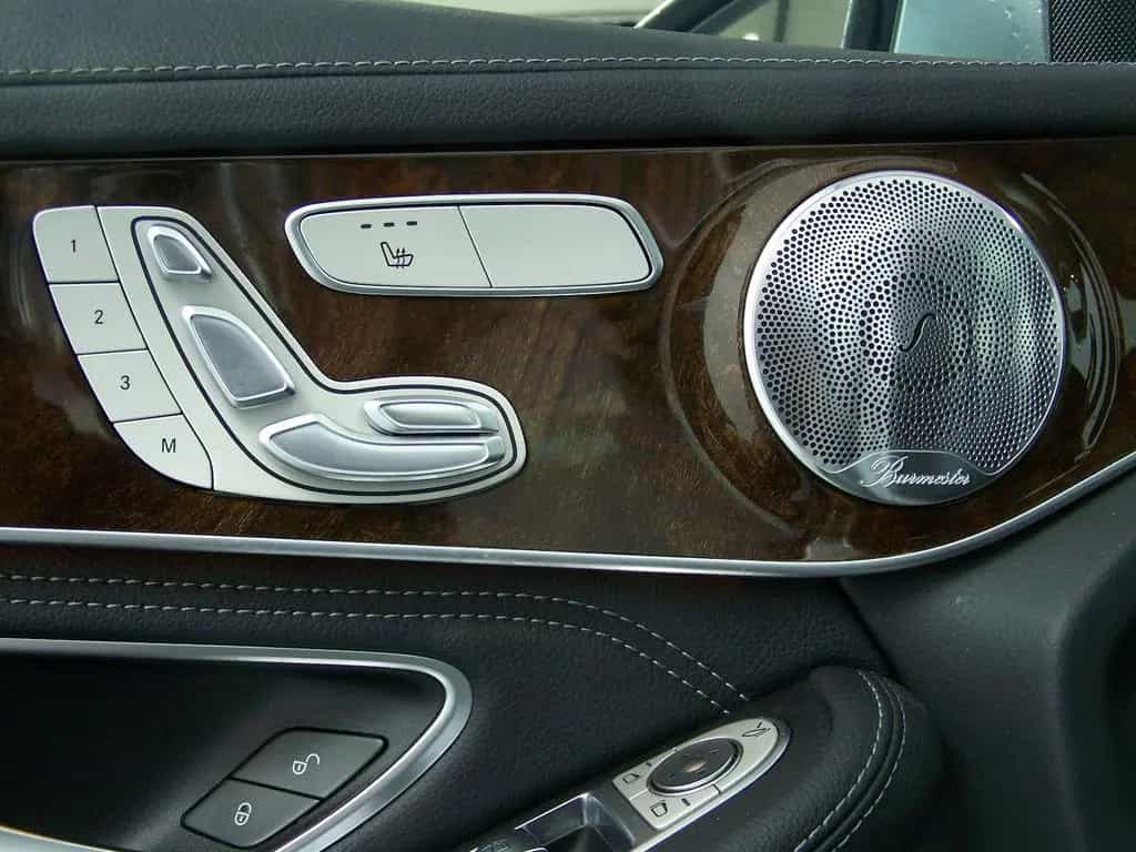 Mercedes-Benz GLC 250 4Matic PANORAM+KAM+LED+AMBIENT+DISTR 10/2017-photo-7