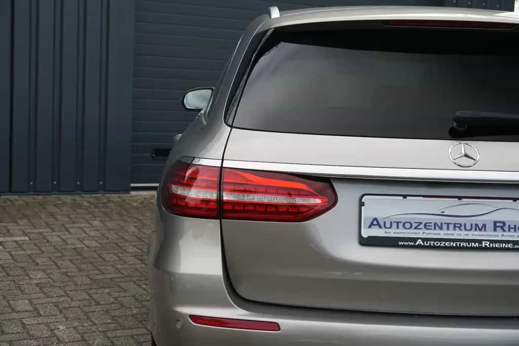 Mercedes-Benz E 220 Td AMG Widecreen 360°Kamera SHZ Multibeam 04/2021-photo-12