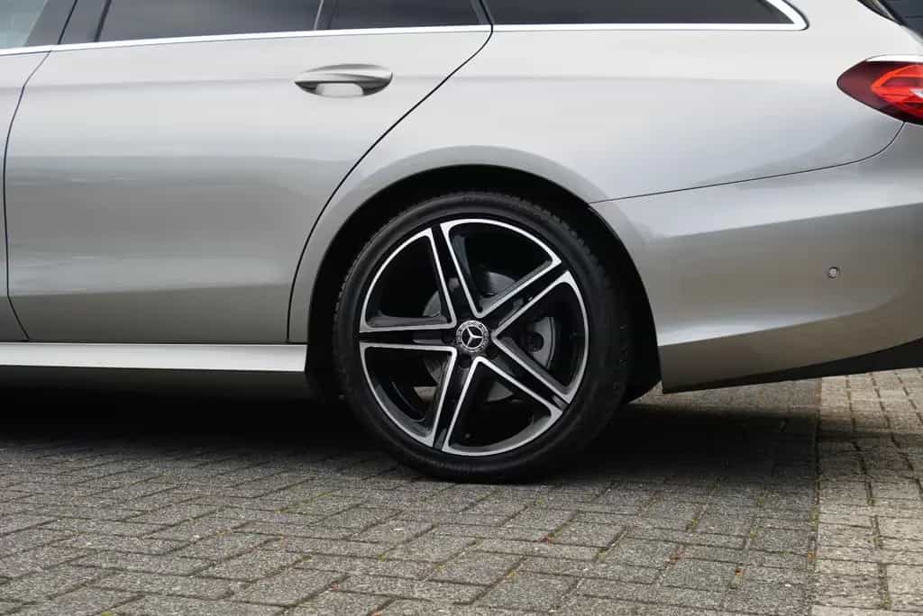 Mercedes-Benz E 220 Td AMG Widecreen 360°Kamera SHZ Multibeam 04/2021-photo-13