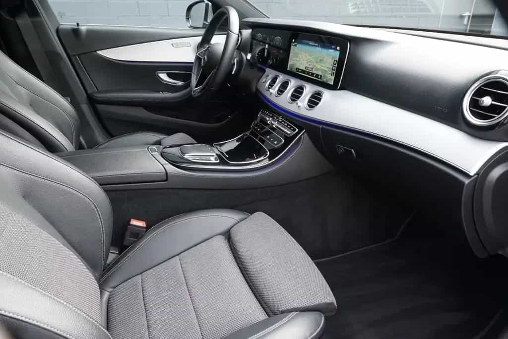 Mercedes-Benz E 220 Td AMG Widecreen 360°Kamera SHZ Multibeam 04/2021-photo-17