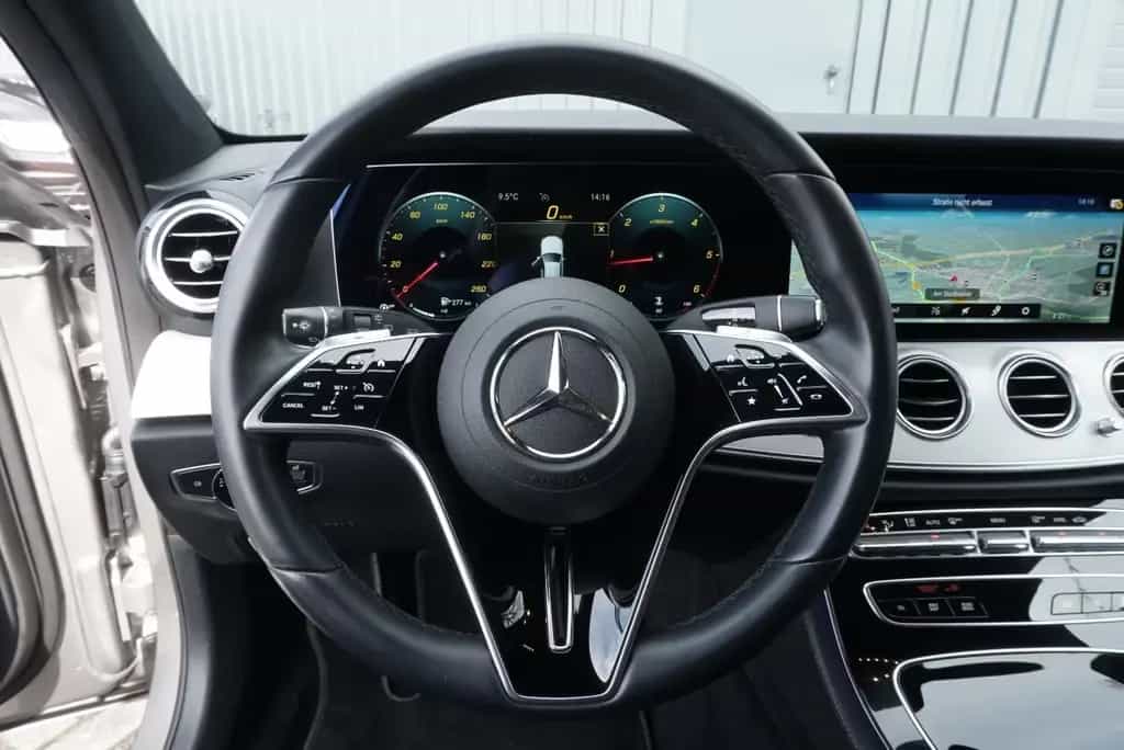 Mercedes-Benz E 220 Td AMG Widecreen 360°Kamera SHZ Multibeam 04/2021-photo-19
