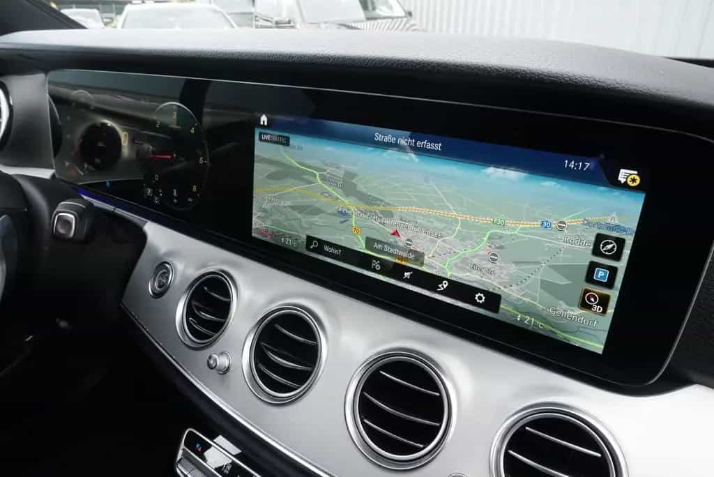 Mercedes-Benz E 220 Td AMG Widecreen 360°Kamera SHZ Multibeam 04/2021-photo-20