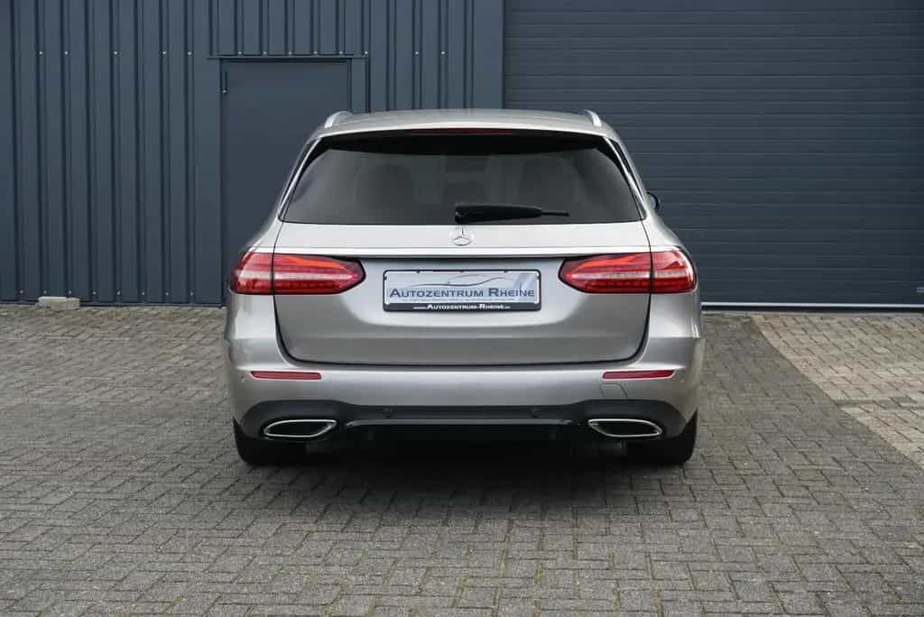 Mercedes-Benz E 220 Td AMG Widecreen 360°Kamera SHZ Multibeam 04/2021-photo-5