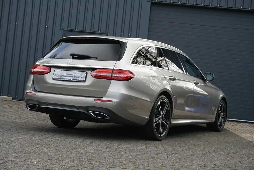 Mercedes-Benz E 220 Td AMG Widecreen 360°Kamera SHZ Multibeam 04/2021-photo-6