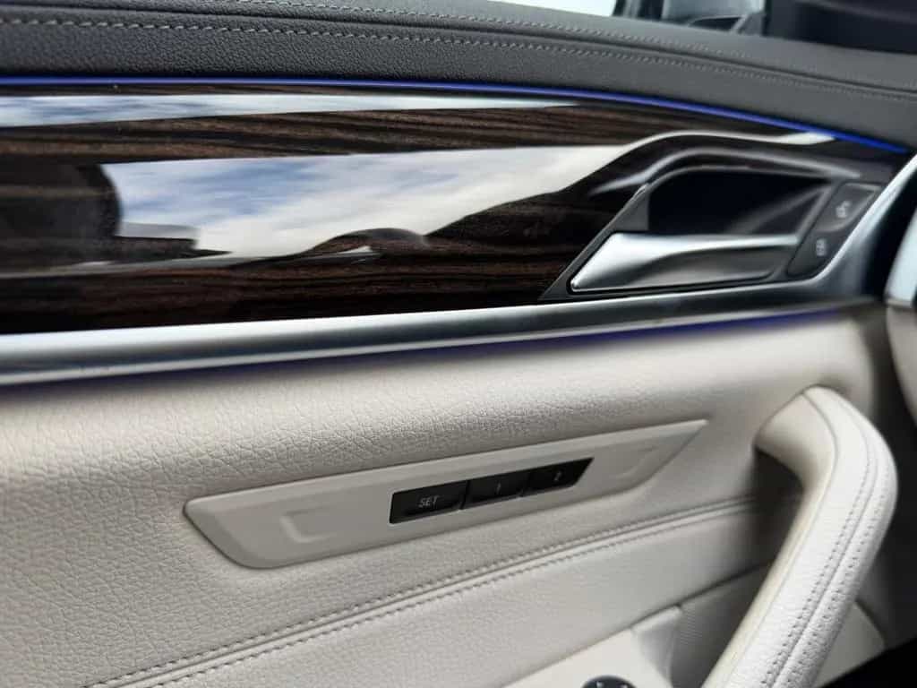 BMW 5 Series 520 d Lim. xDrive Luxury Line Laser/Leder/HUD 07/2022-photo-17