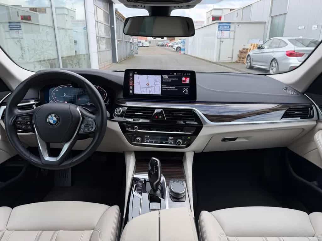 BMW 5 Series 520 d Lim. xDrive Luxury Line Laser/Leder/HUD 07/2022-photo-6