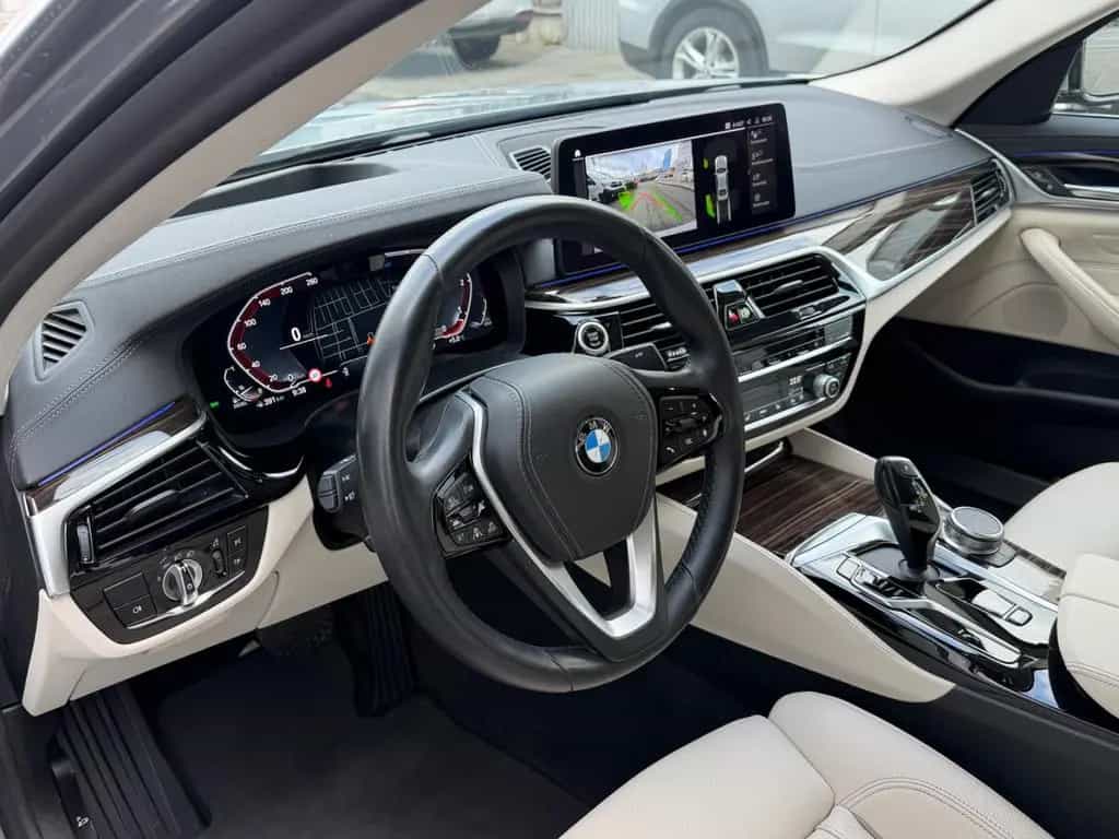BMW 5 Series 520 d Lim. xDrive Luxury Line Laser/Leder/HUD 07/2022-photo-8