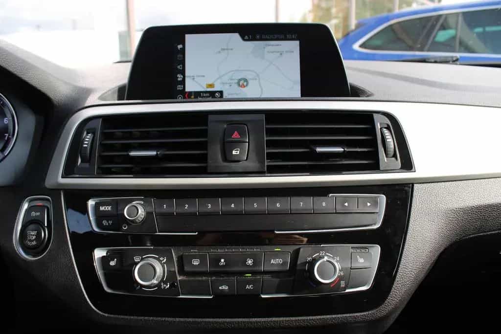 BMW 1 Series 118 i Advantage *Navi*PDC* 05/2019-photo-11