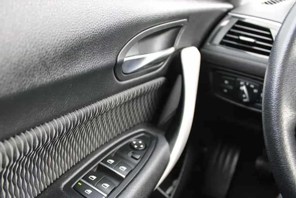 BMW 1 Series 118 i Advantage *Navi*PDC* 05/2019-photo-13