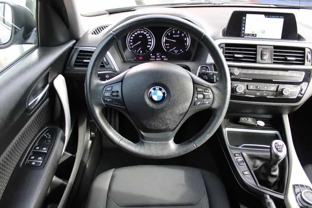BMW 1 Series 118 i Advantage *Navi*PDC* 05/2019-photo-4
