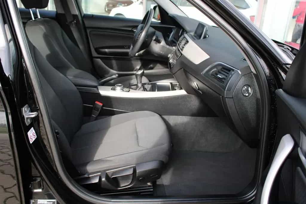 BMW 1 Series 118 i Advantage *Navi*PDC* 05/2019-photo-6
