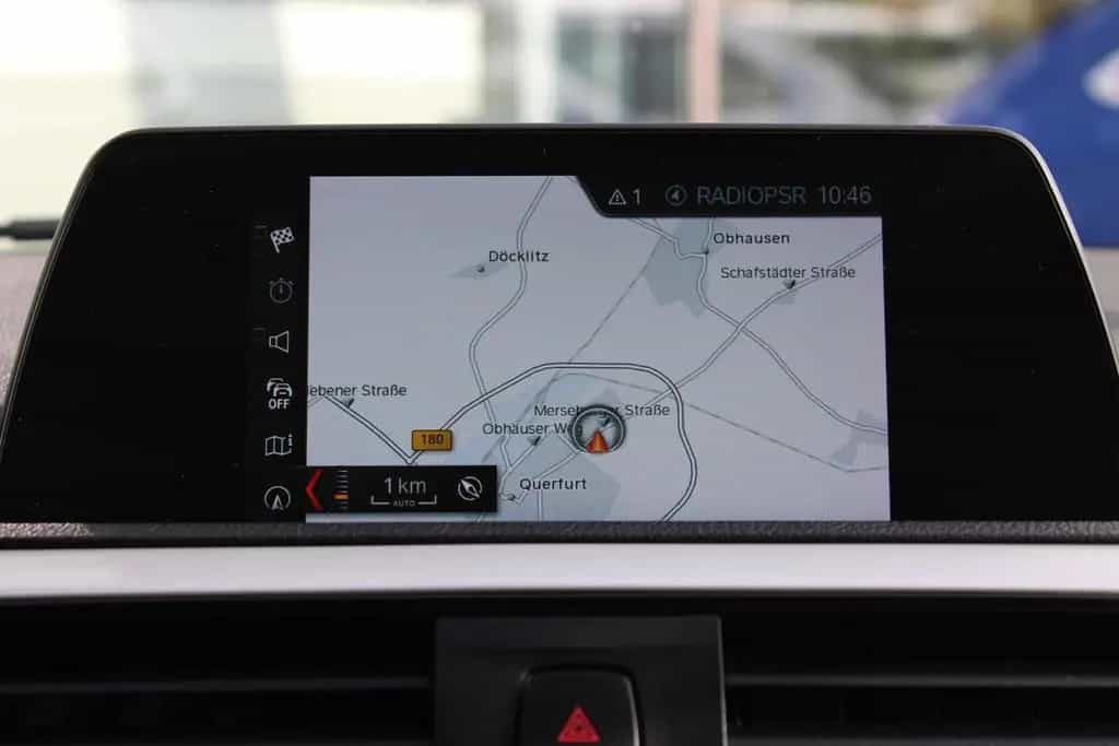 BMW 1 Series 118 i Advantage *Navi*PDC* 05/2019-photo-8