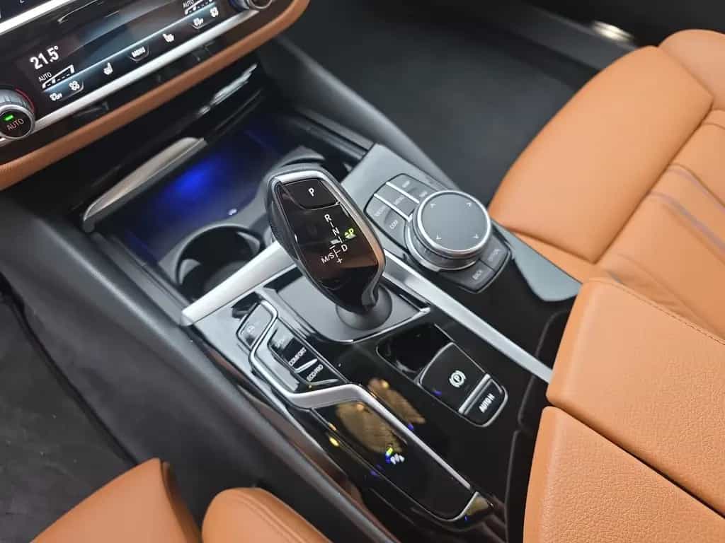 BMW 5 Series 540d xDrive Tour LEDER KAMERA 4x SHZ LED LC Prof 06/2022-photo-13