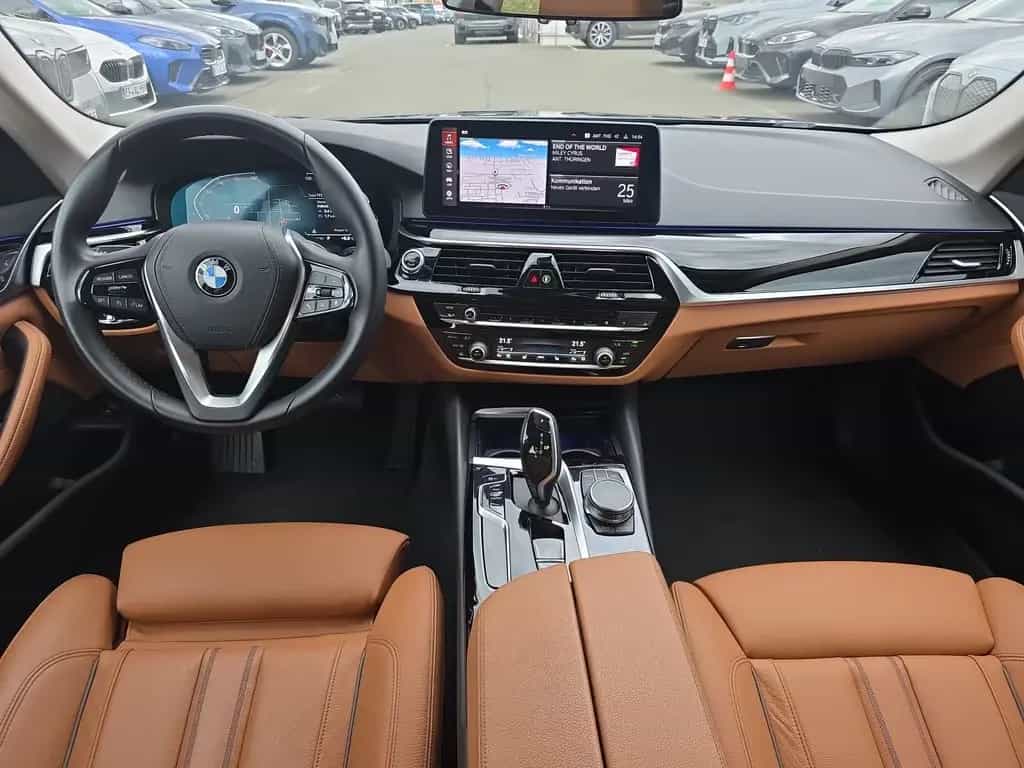 BMW 5 Series 540d xDrive Tour LEDER KAMERA 4x SHZ LED LC Prof 06/2022-photo-17