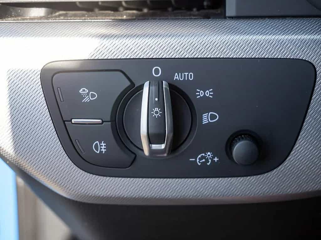 Audi A4 Avant S line 45 TFSI quattro MATRIX NAVI ACC 02/2022-photo-18