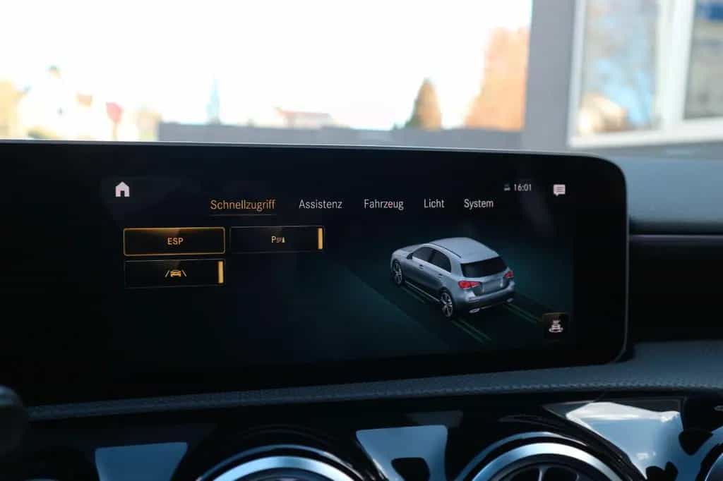 Mercedes-Benz A-Class 250 AMG-Line *2.HD/DCT/RFK/PDC/LED/TEMP/KLIMA* 09/2019-photo-24