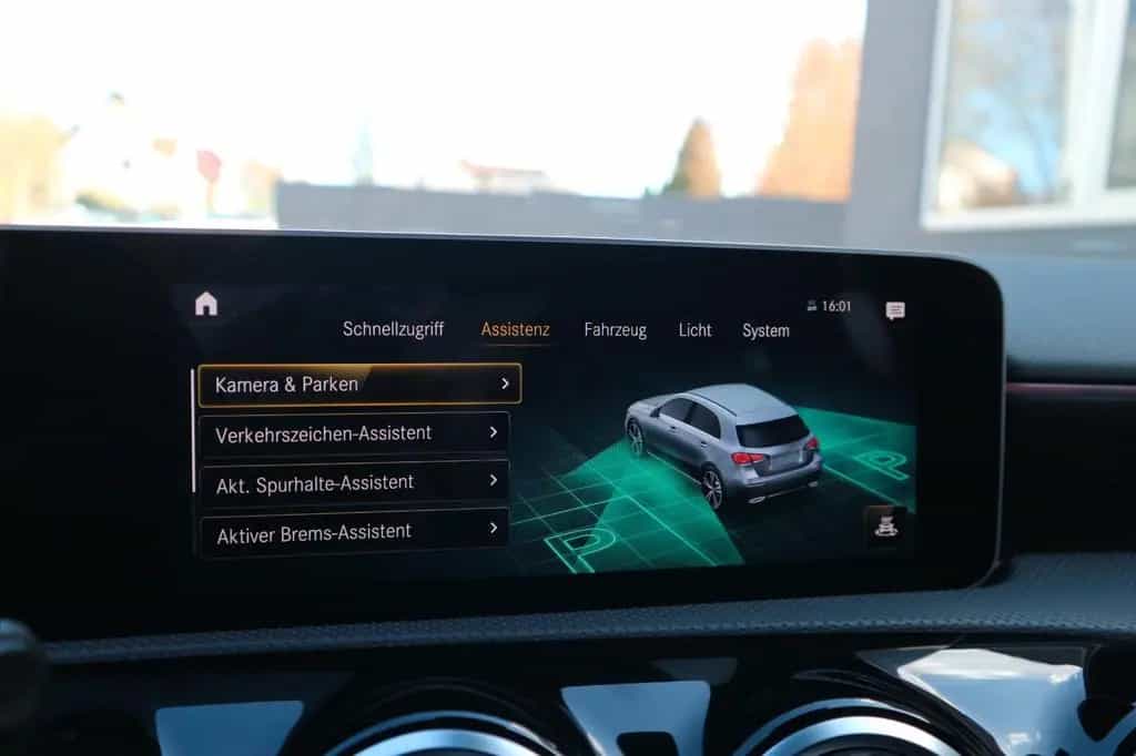 Mercedes-Benz A-Class 250 AMG-Line *2.HD/DCT/RFK/PDC/LED/TEMP/KLIMA* 09/2019-photo-25
