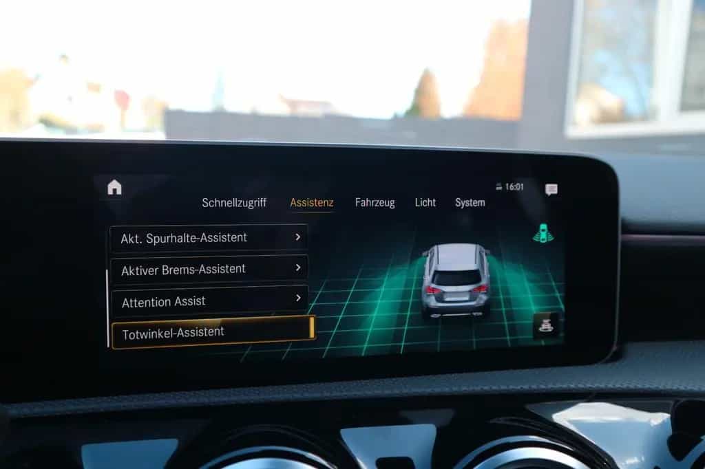 Mercedes-Benz A-Class 250 AMG-Line *2.HD/DCT/RFK/PDC/LED/TEMP/KLIMA* 09/2019-photo-26