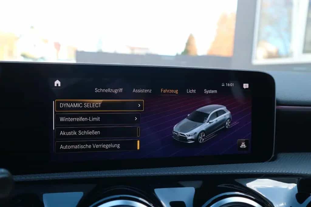 Mercedes-Benz A-Class 250 AMG-Line *2.HD/DCT/RFK/PDC/LED/TEMP/KLIMA* 09/2019-photo-27