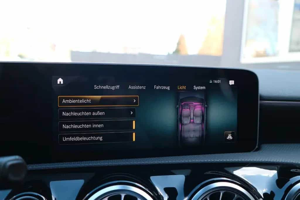 Mercedes-Benz A-Class 250 AMG-Line *2.HD/DCT/RFK/PDC/LED/TEMP/KLIMA* 09/2019-photo-28