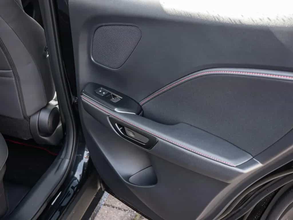 Lexus LBX Elegant Black Edition KAMERA el. Heckklappe null-photo-15