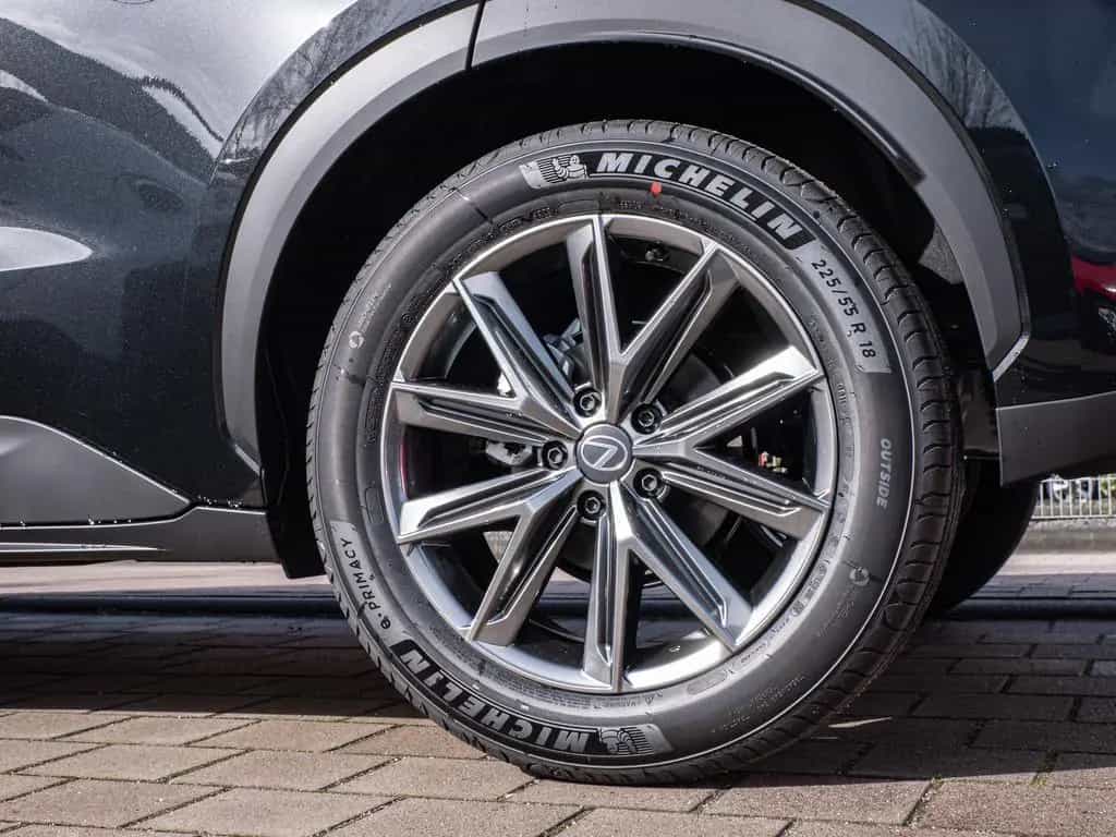 Lexus LBX Elegant Black Edition KAMERA el. Heckklappe null-photo-7