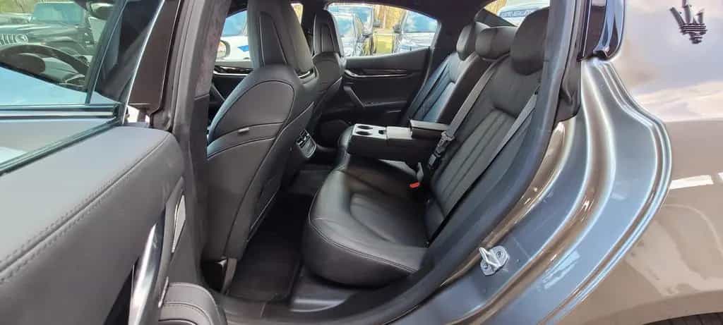 Maserati Ghibli Modena AWD S Q4 Nerissimo Paket 12/2021-photo-4