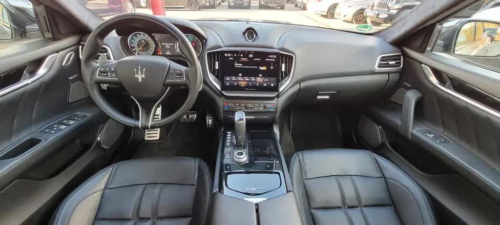 Maserati Ghibli Modena AWD S Q4 Nerissimo Paket 12/2021-photo-8