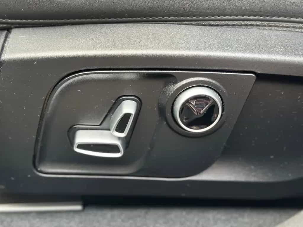 Maserati Levante GT Hybrid°FACELIFT°PANO°H&K°21"ACC°360° 03/2022-photo-16