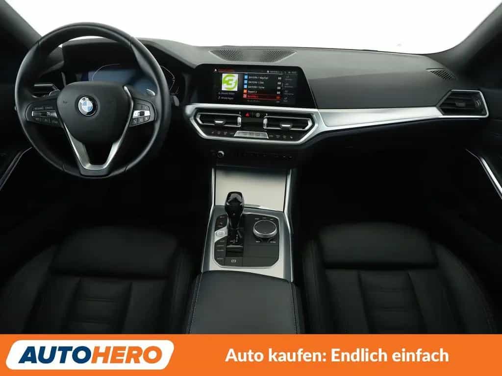 BMW 3 Series 320i Sport Line Aut.*NAVI*LED*TEMPO*CAM*PDC*SHZ* 03/2021-photo-11