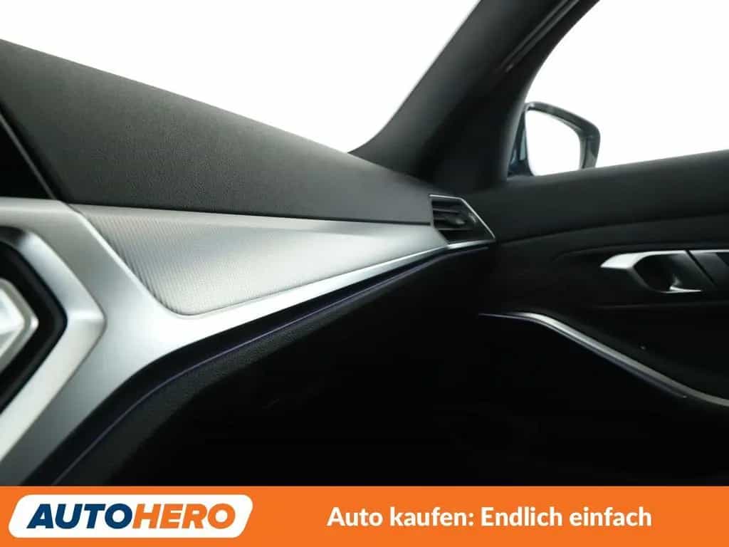 BMW 3 Series 320i Sport Line Aut.*NAVI*LED*TEMPO*CAM*PDC*SHZ* 03/2021-photo-29