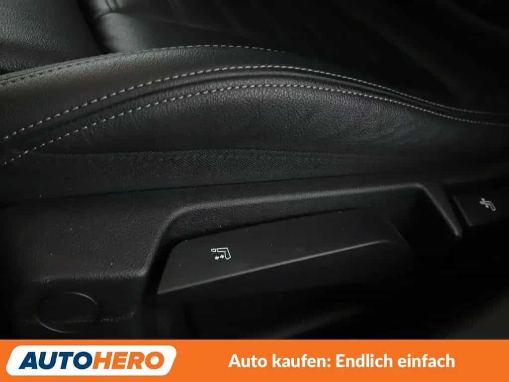 BMW 3 Series 320i Sport Line Aut.*NAVI*LED*TEMPO*CAM*PDC*SHZ* 03/2021-photo-31