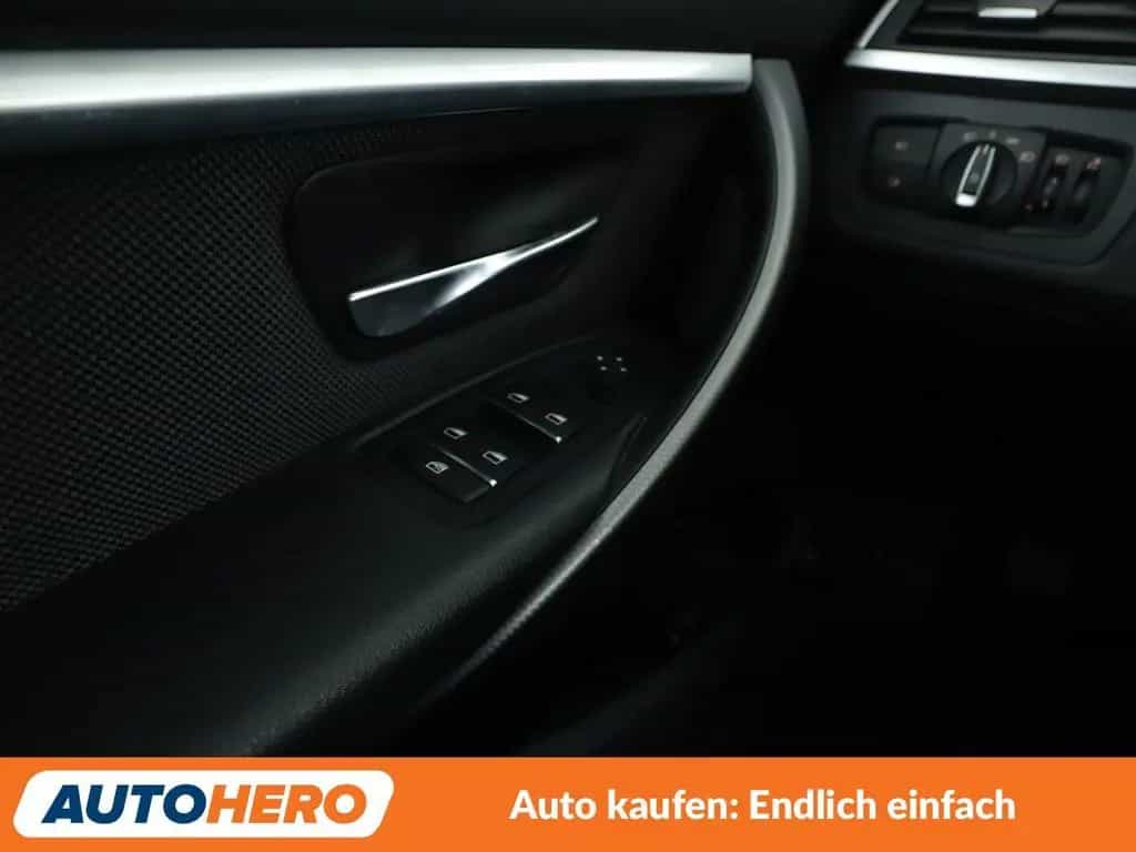 BMW 3 Series 320d Sport Line Shadow *NAVI*LED*TEMPO*PDC* 02/2019-photo-22