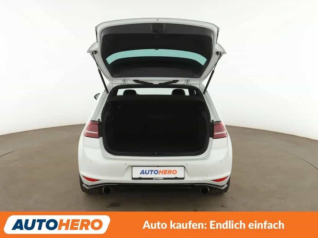 Volkswagen Golf 04/2016-photo-16