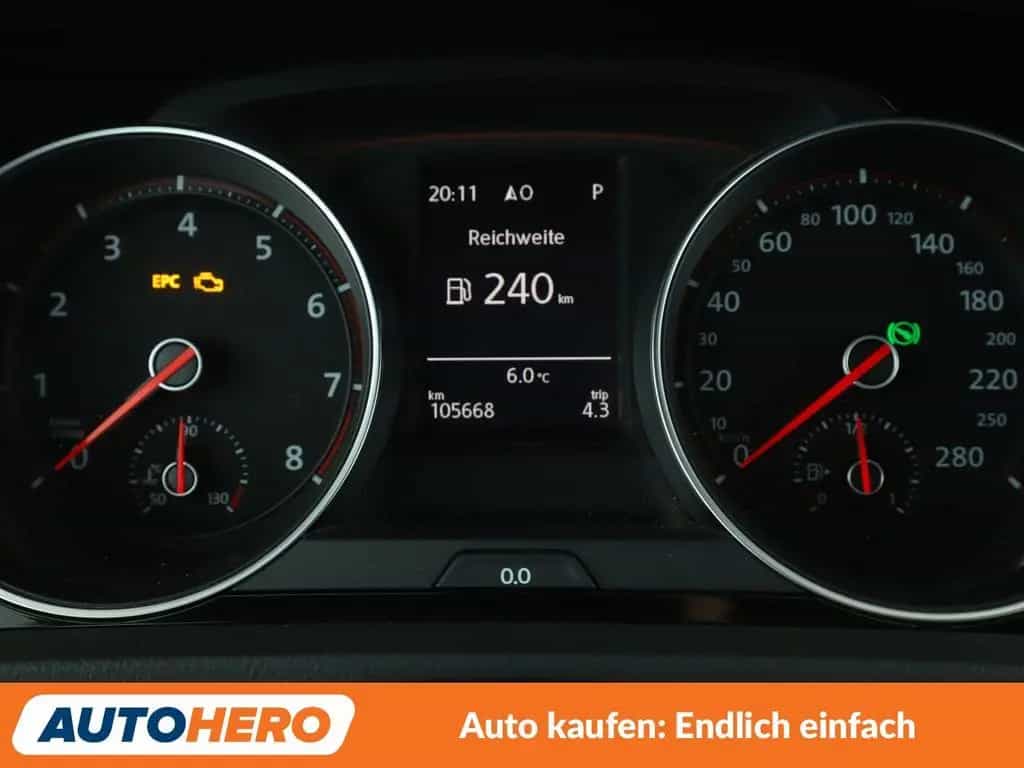 Volkswagen Golf 04/2016-photo-19