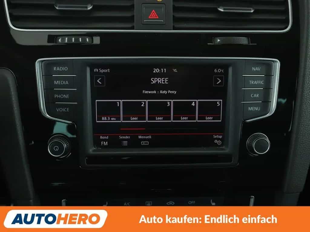 Volkswagen Golf 04/2016-photo-21