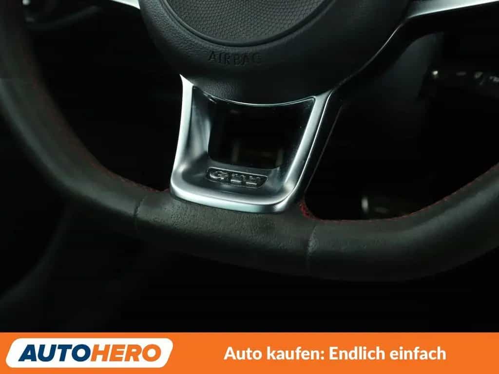Volkswagen Golf 04/2016-photo-26