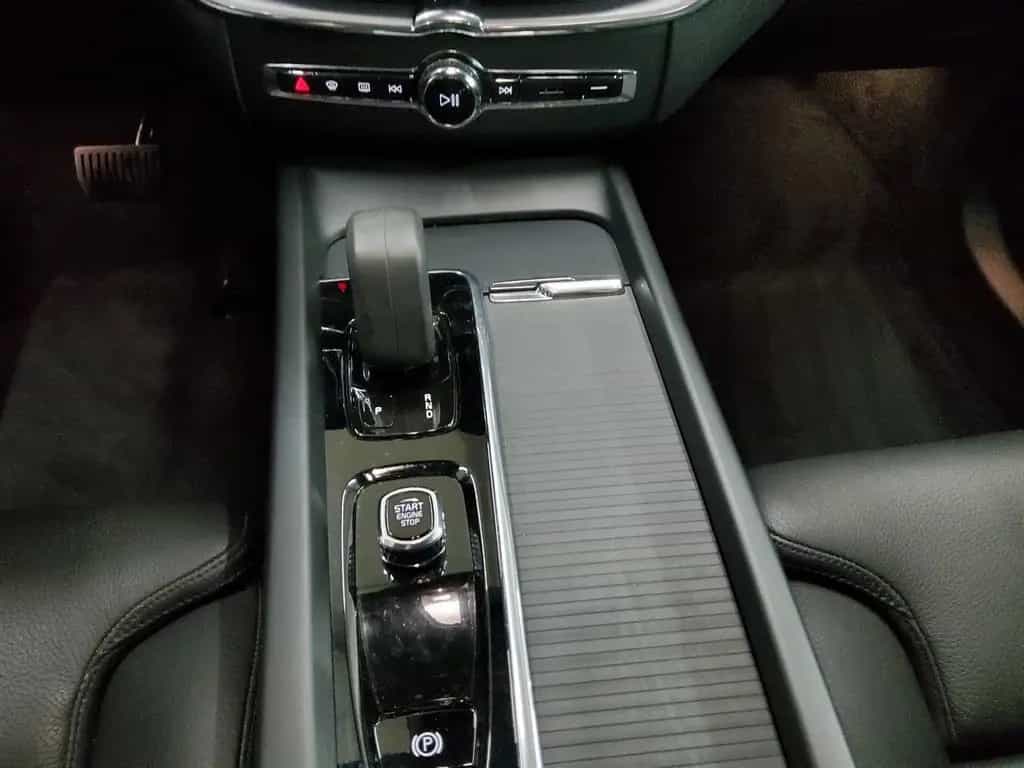 Volvo XC60 B4 Momentum Leder Navi LED RfK AHK Sound 04/2022-photo-5