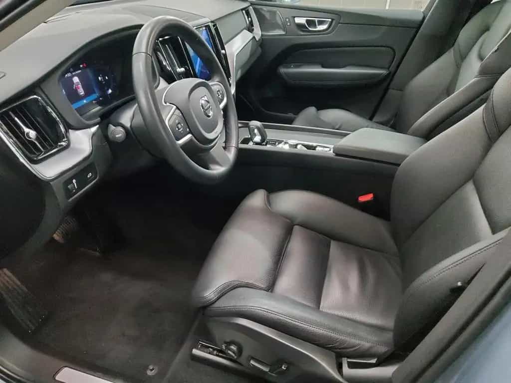 Volvo XC60 B4 Momentum Leder Navi LED RfK AHK Sound 04/2022-photo-8