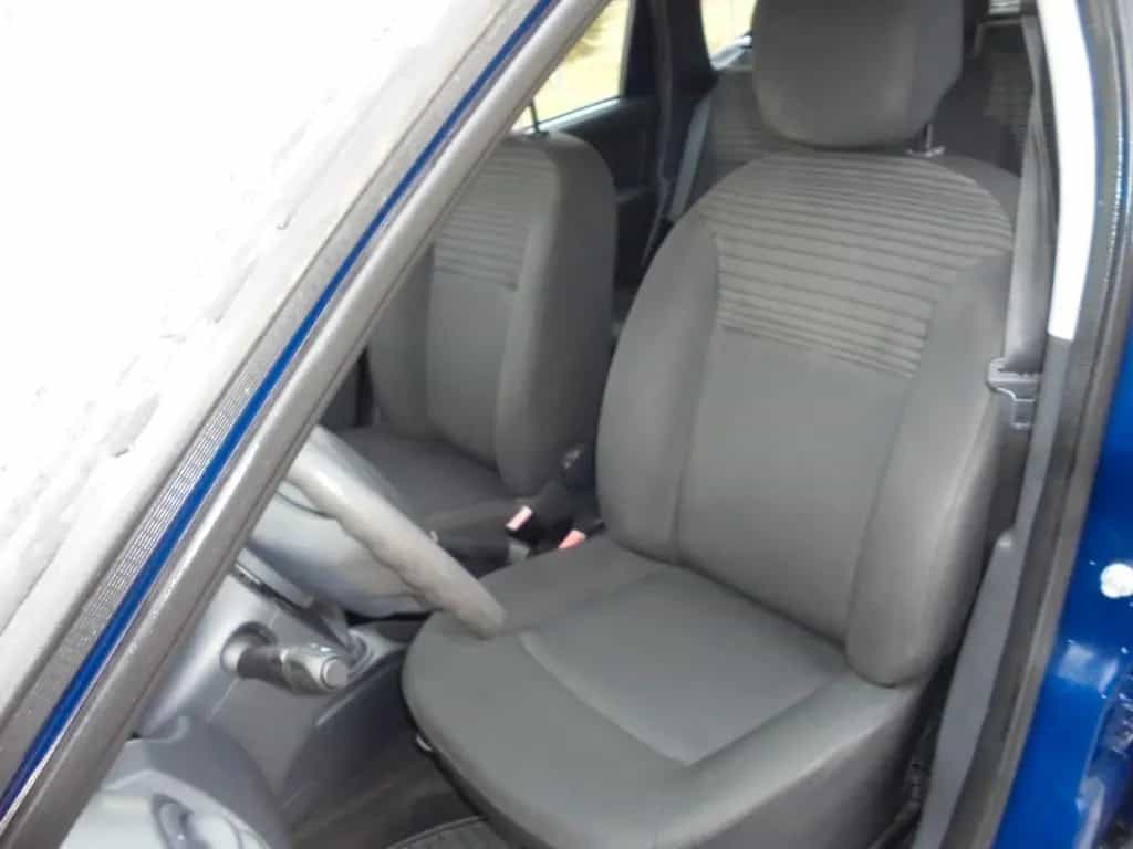 Dacia Duster 1.6 16V 105 4x2 NUR 72 Tkm TÜV NEU! 01/2015-photo-11