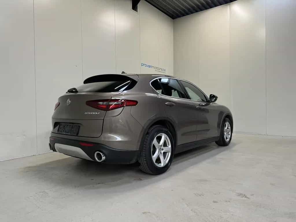 Alfa Romeo Stelvio 2.2 D Autom. - GPS - Airco - Topstaat! 06/2017-photo-1
